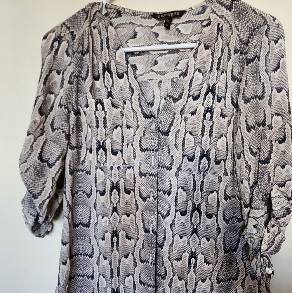 Express Monochrome Snake Print Blouse